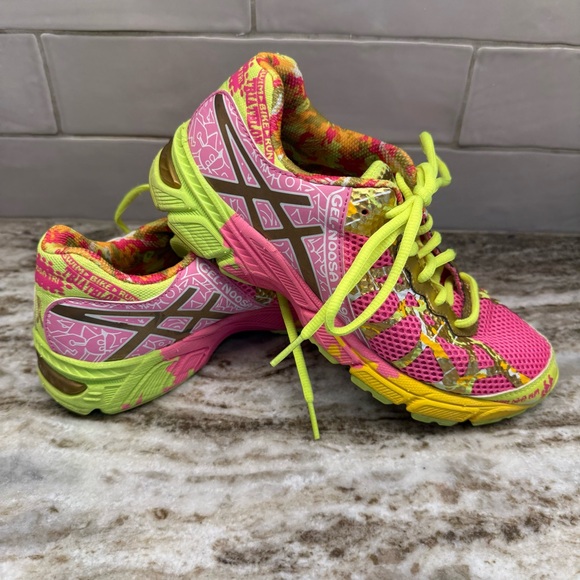 ASICS Gel Noosa Tri 9 Women’s Size 5 Running Shoes Breast Cancer Awareness - Picture 1 of 12